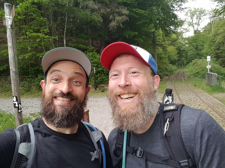 Julian und ich auf der vierten Etappe des Bergischen Wegs im Mai 2019
